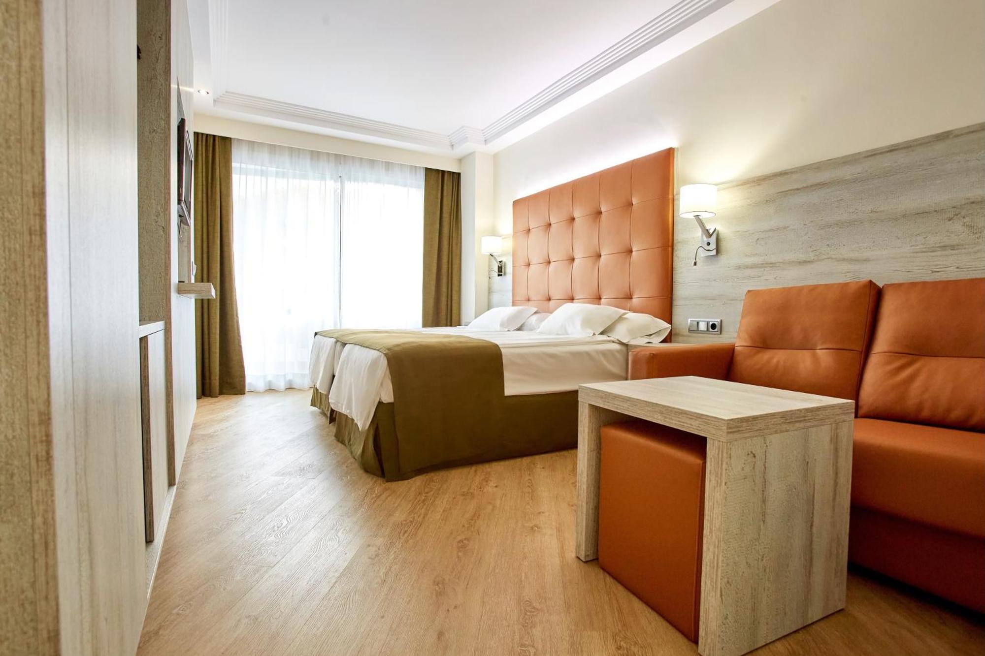 Europe Playa Marina 4* Illetas